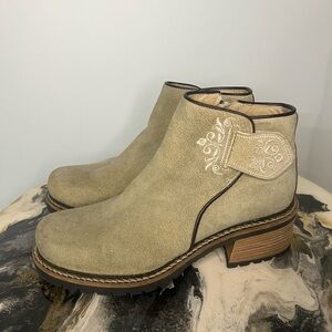 Vintage Hans Behr Embroidered Suede Boots